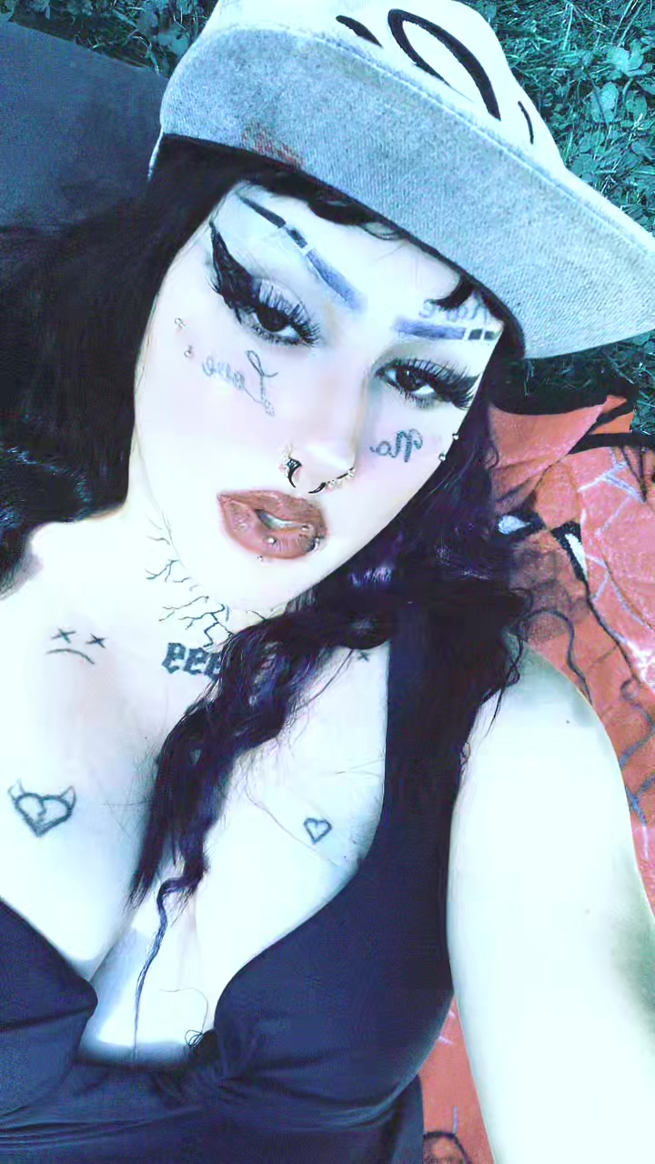 @𖤐𝓢𝓮𝓵𝓮𝓷𝓪𖤐༒ 999 ༒