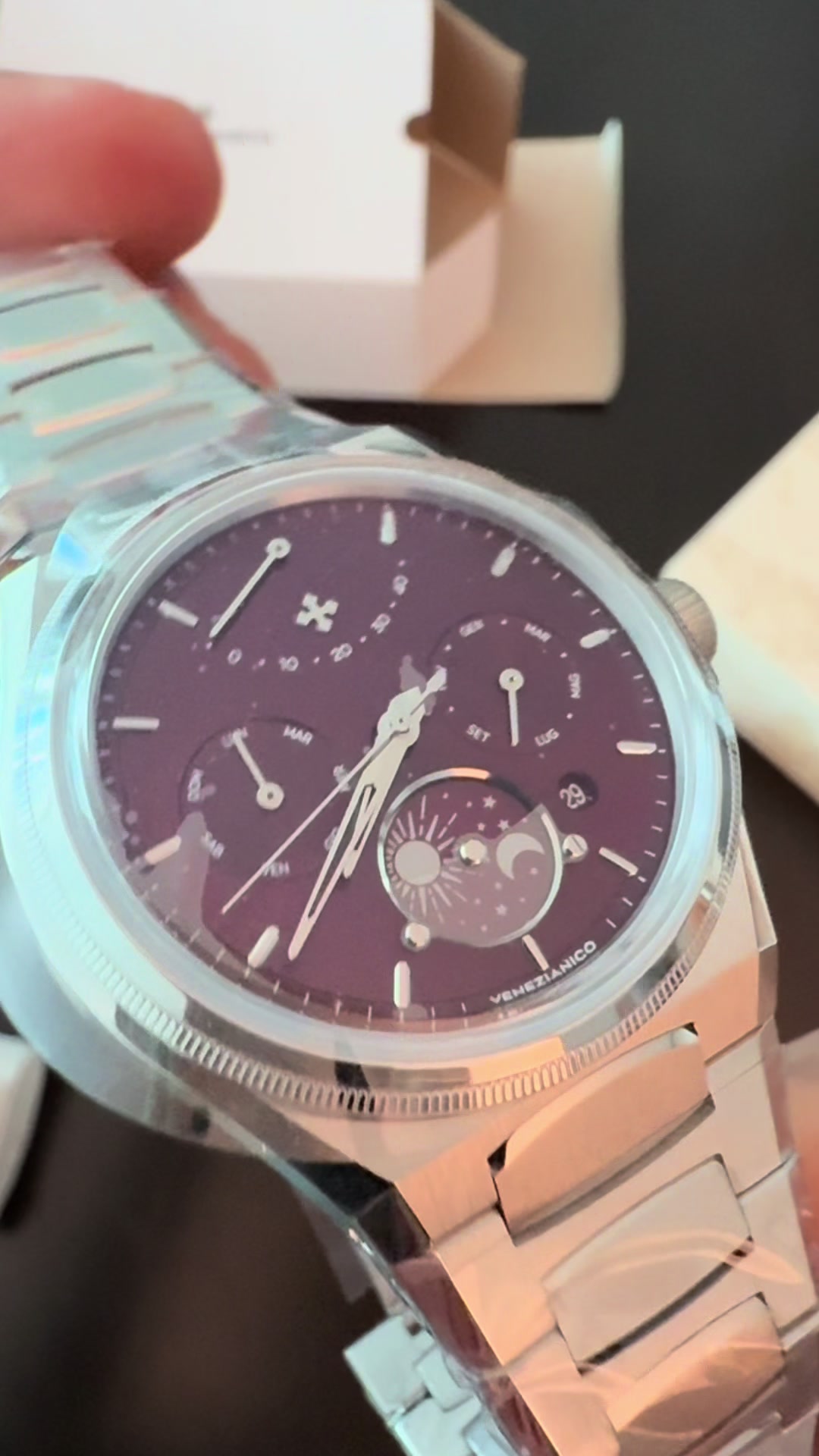 @watchwithnico