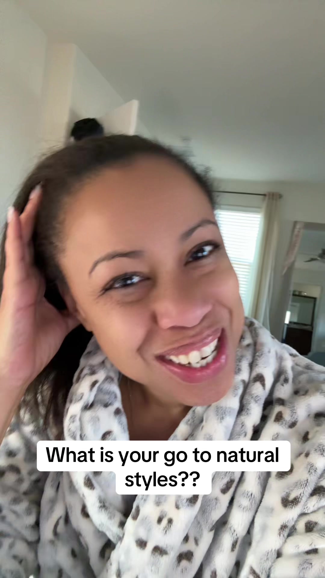 @JustGen ✋🏽👩🏽&zwj;🦱🤚🏽