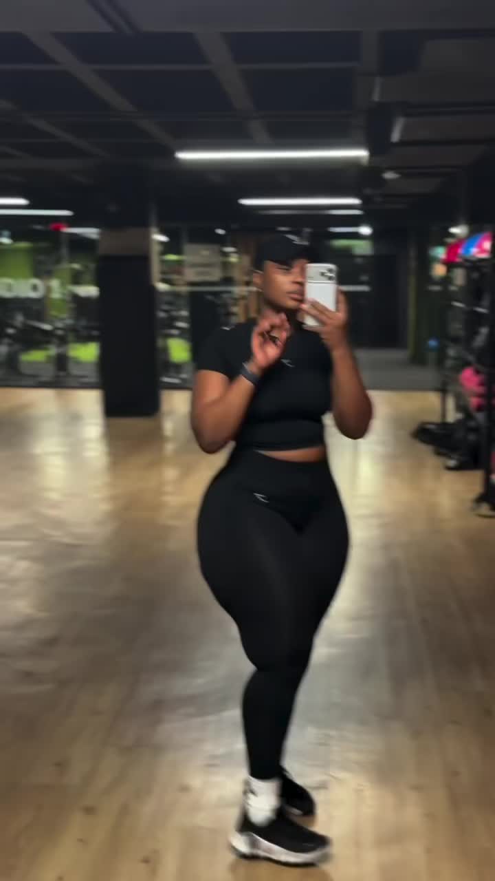 @Tessa T🍫🫦