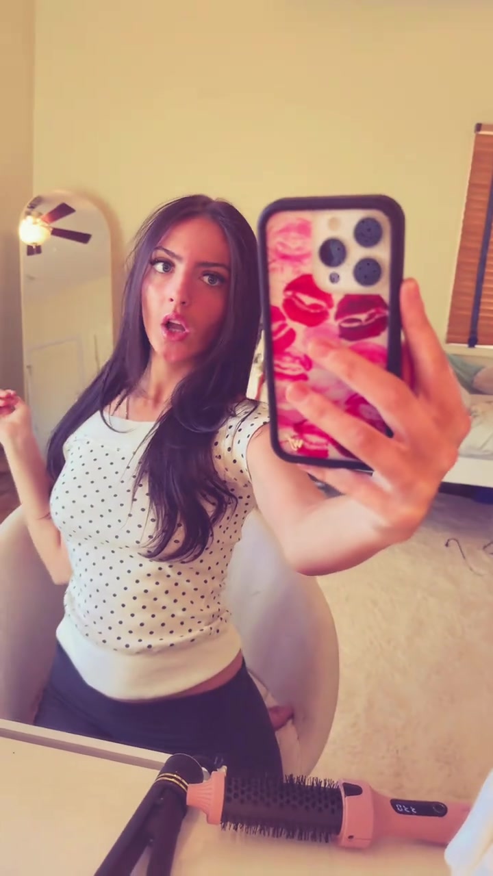 @_ilianavivian_