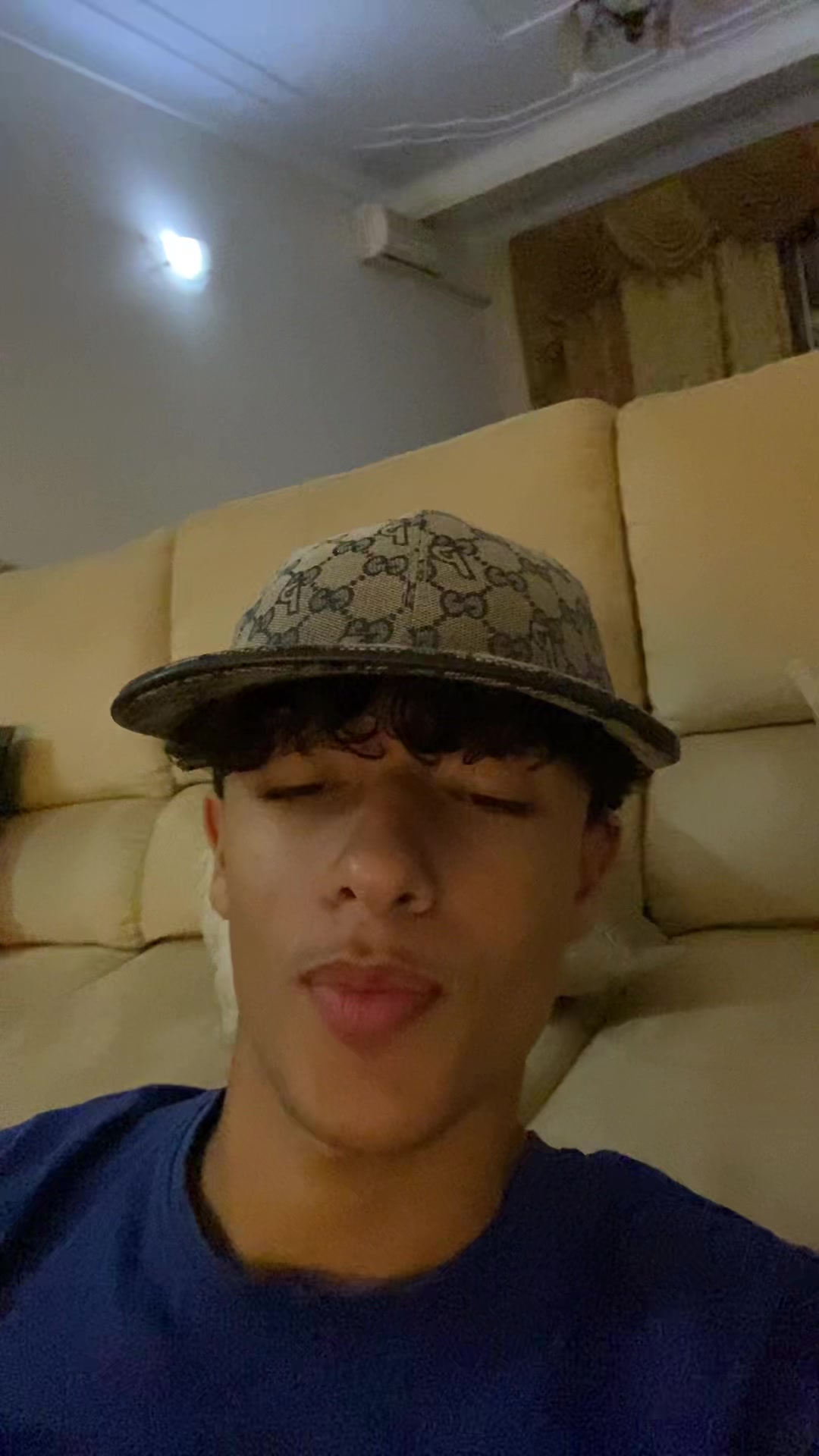 @علي