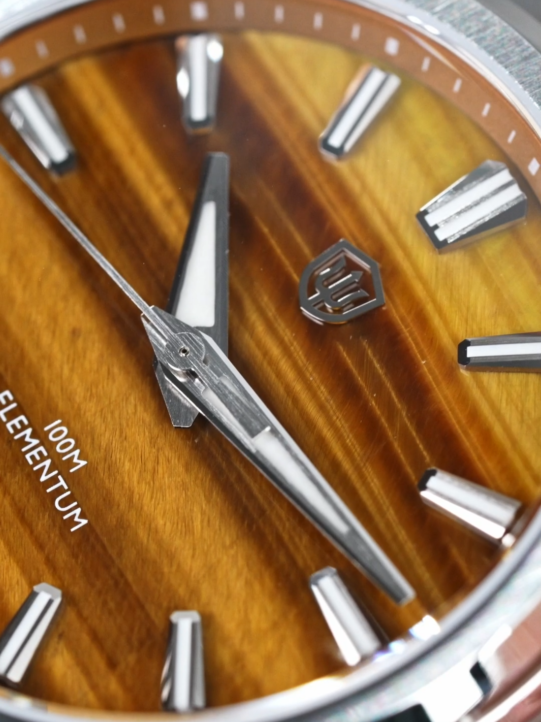 @watchdives