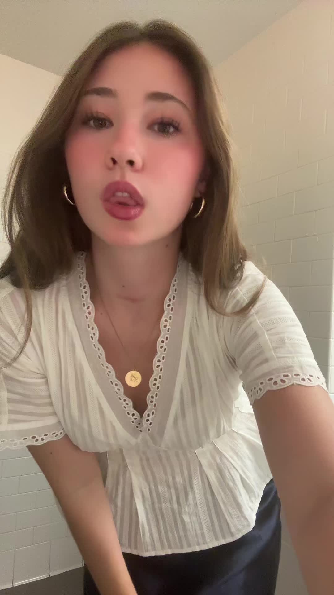 @Mae