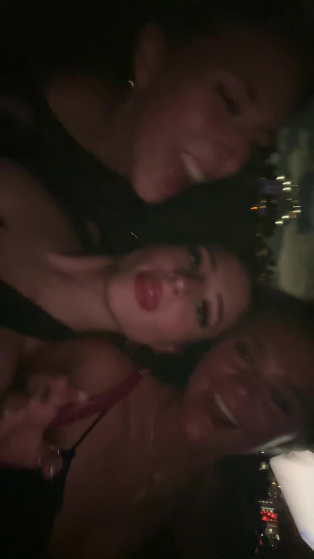 @Mia