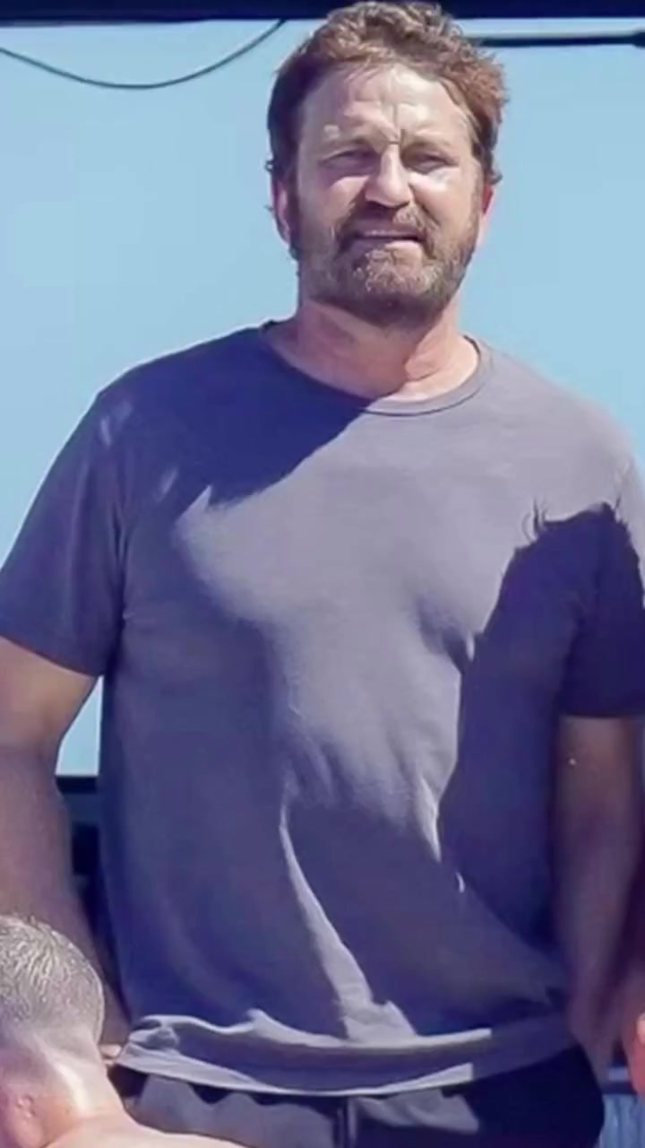 @Gerard Butler Fan Zone