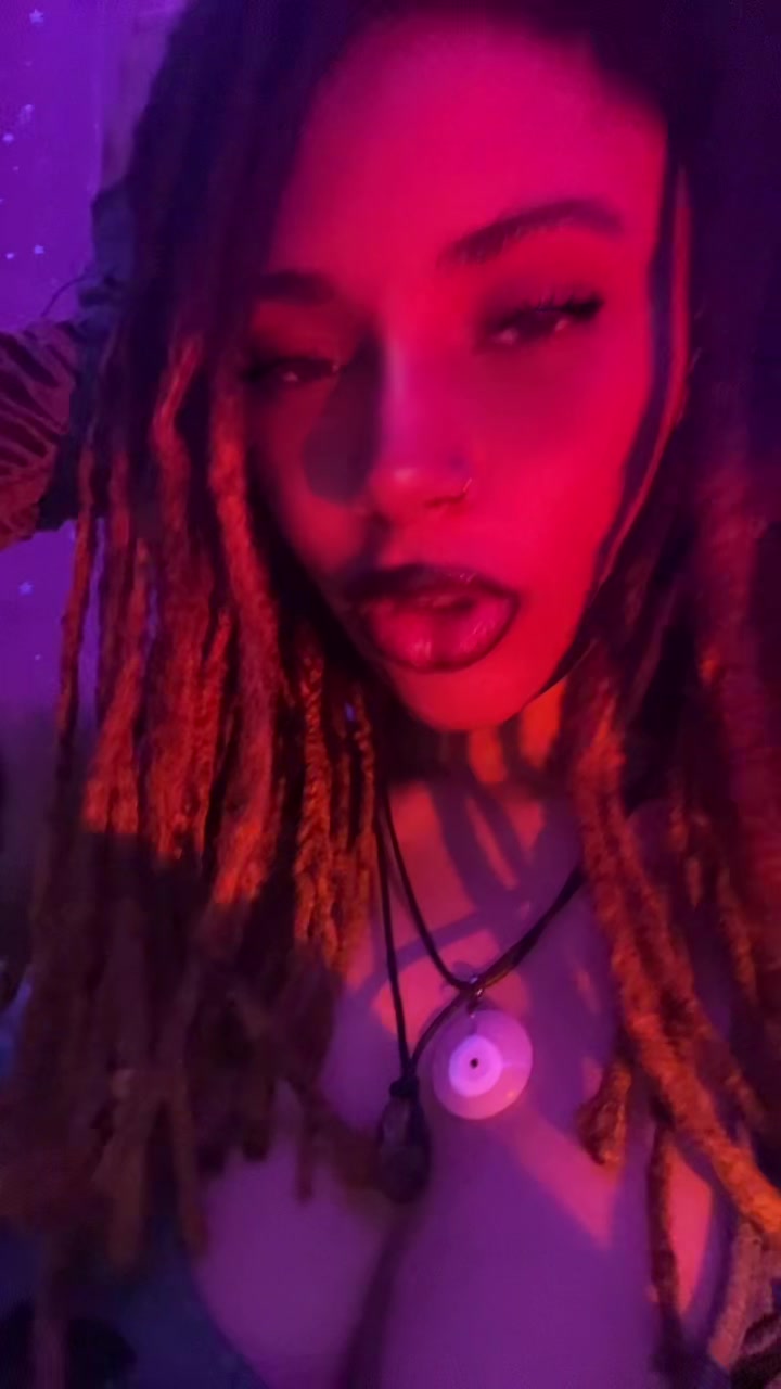@𝘖𝘯𝘭𝘺𝘴𝘰𝘯𝘥𝘦𝘳
