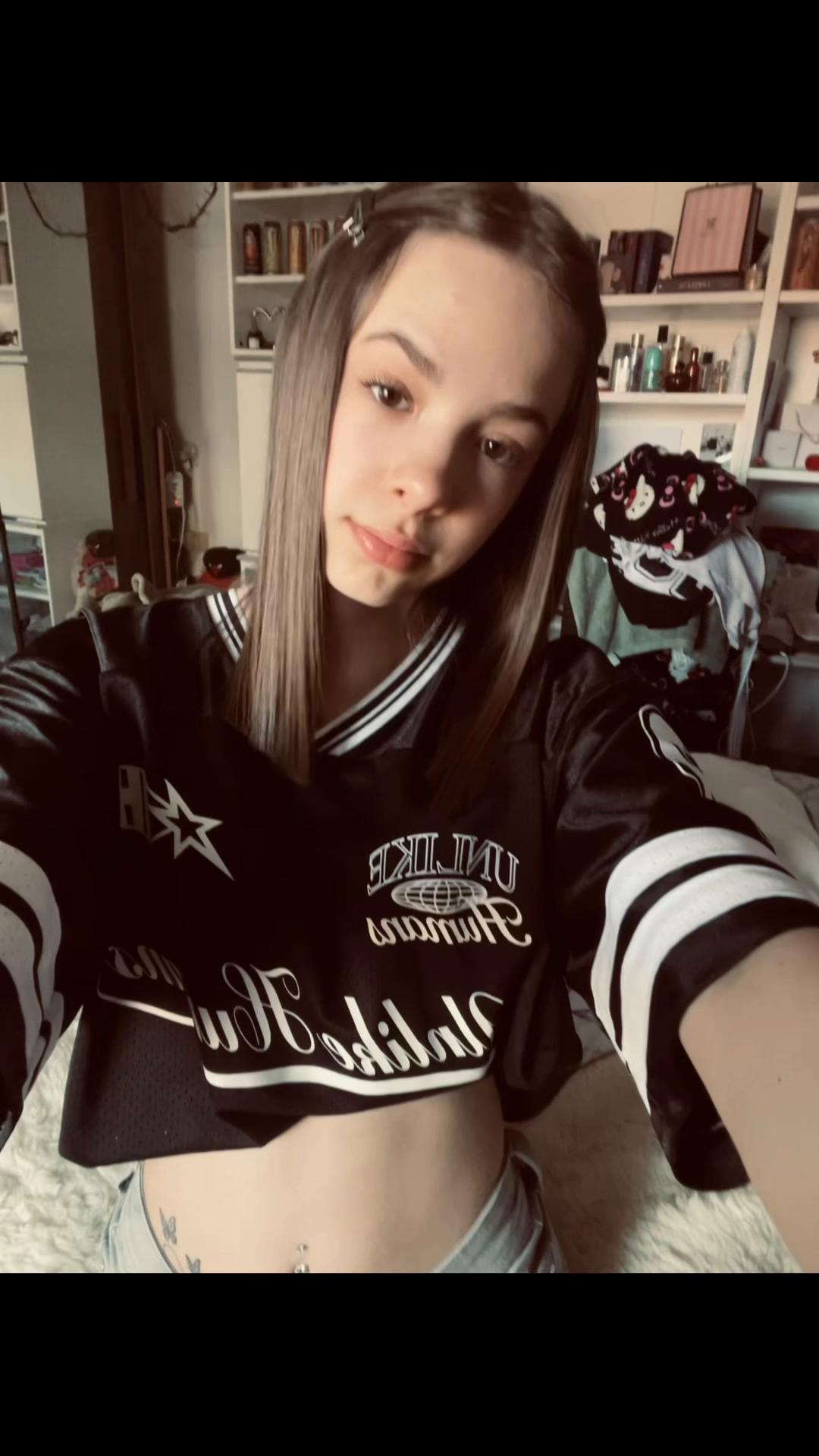 @𝓷𝓲𝓬𝓸𝓵𝓮