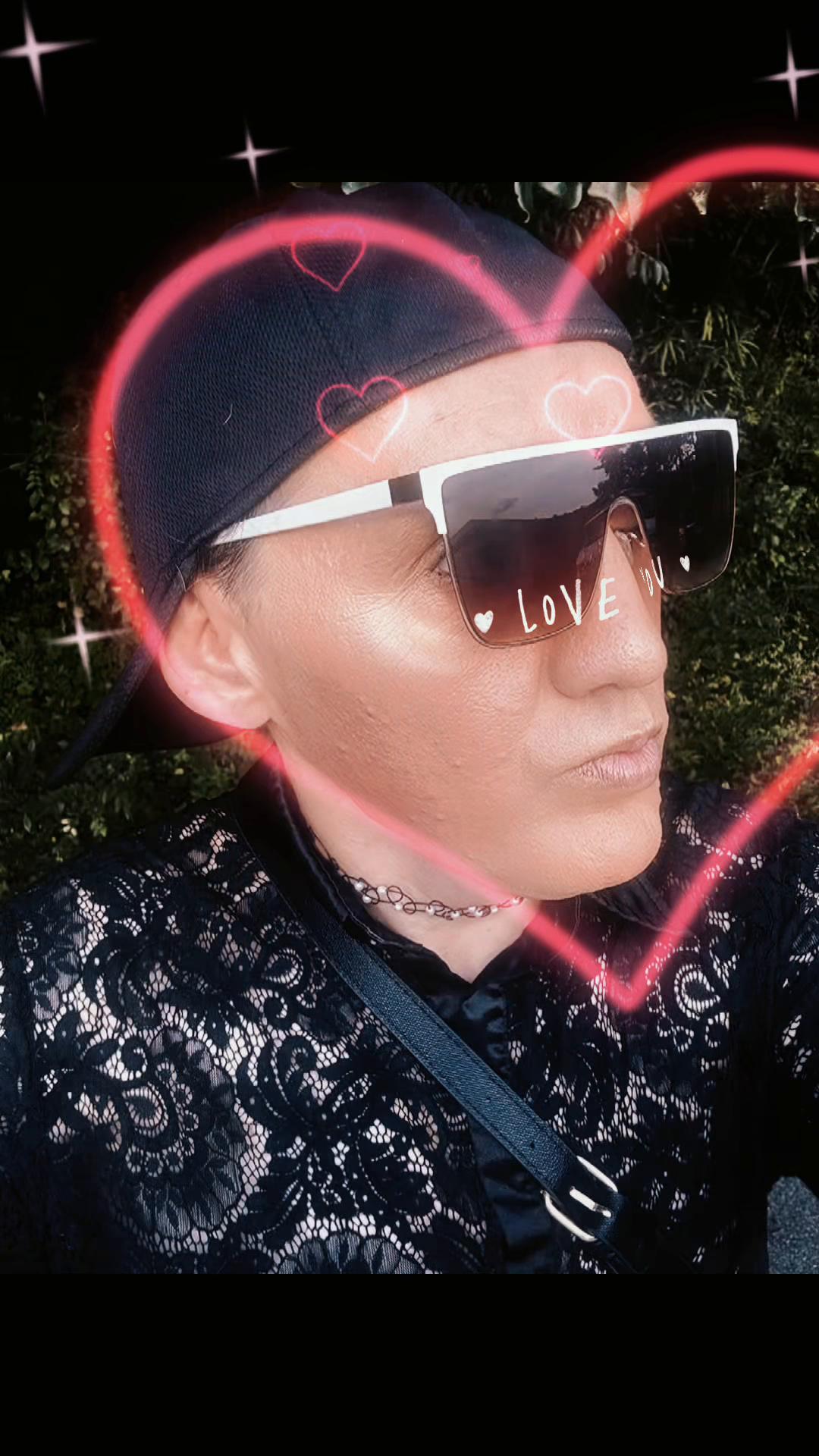 @Tiffany Social Media Celebrity
