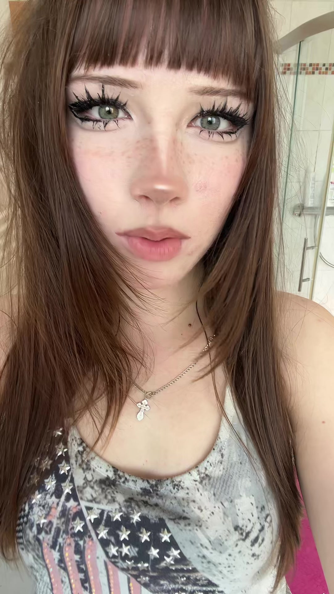 @nicole