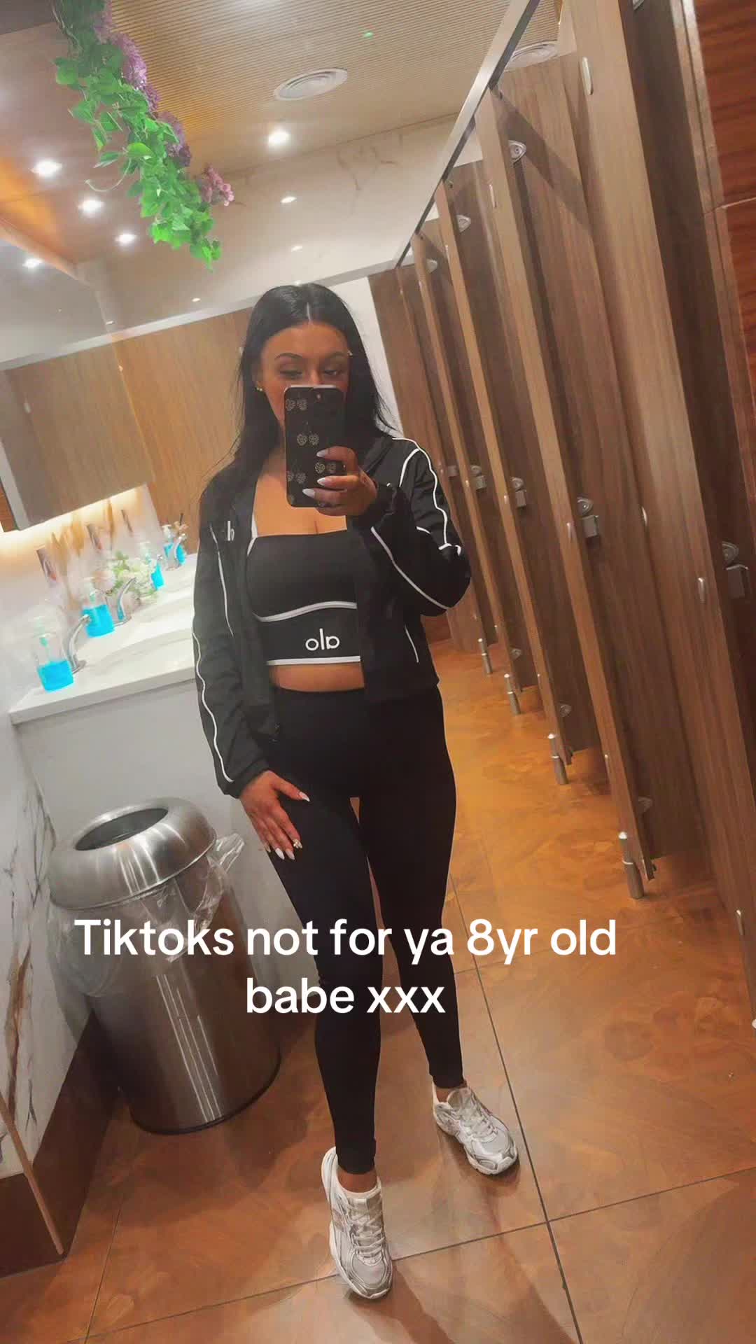 @thatweeantoniaaaaa🍭