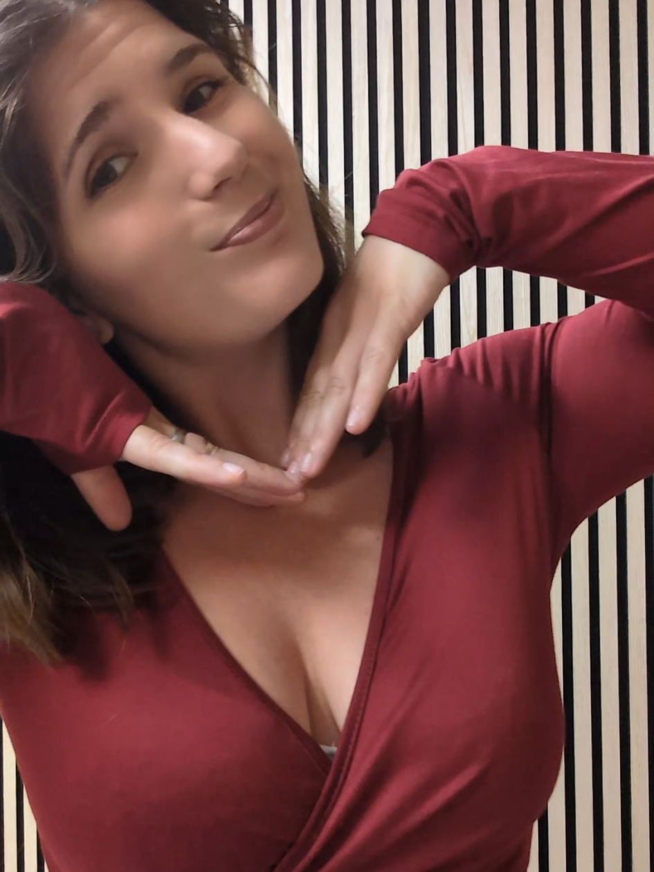 @justme-elena