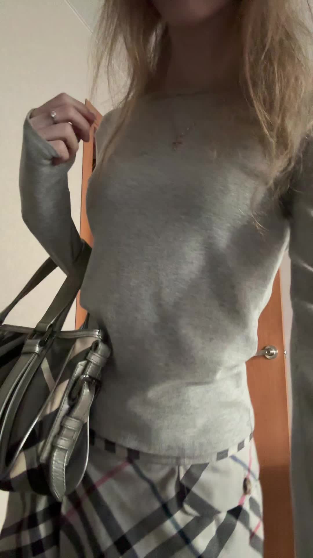 @>_*