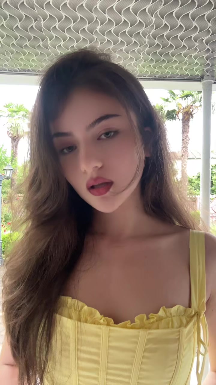 @Elle