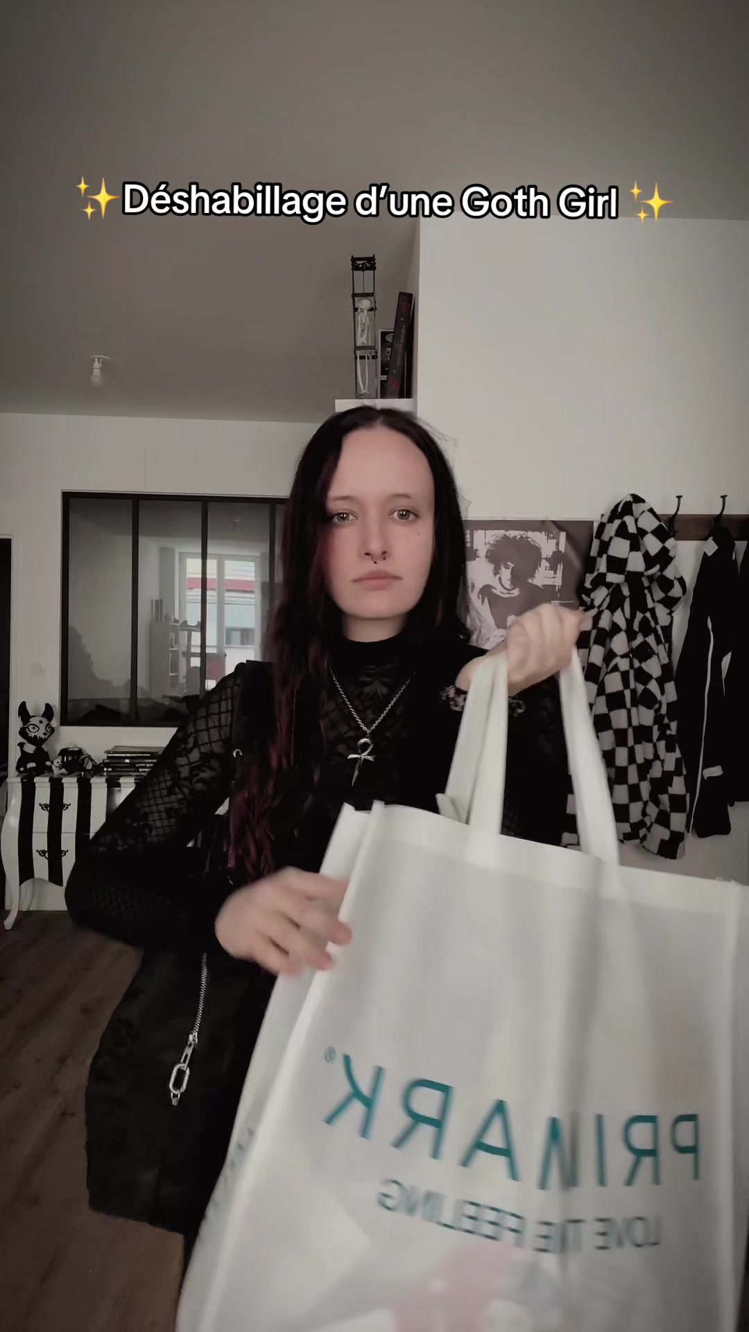 @🦇 𝔐𝔞𝔯𝔦𝔫𝔢 - Goth Girl