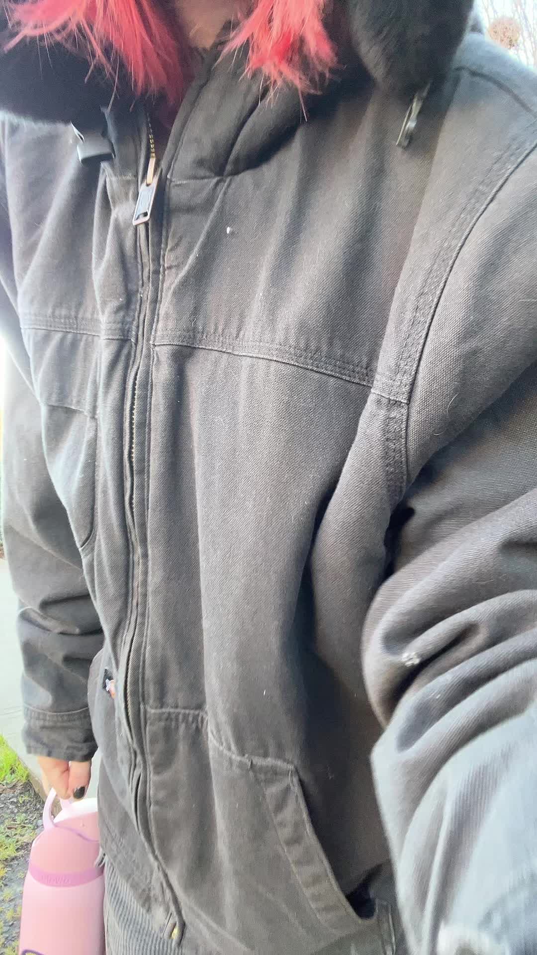 @z!