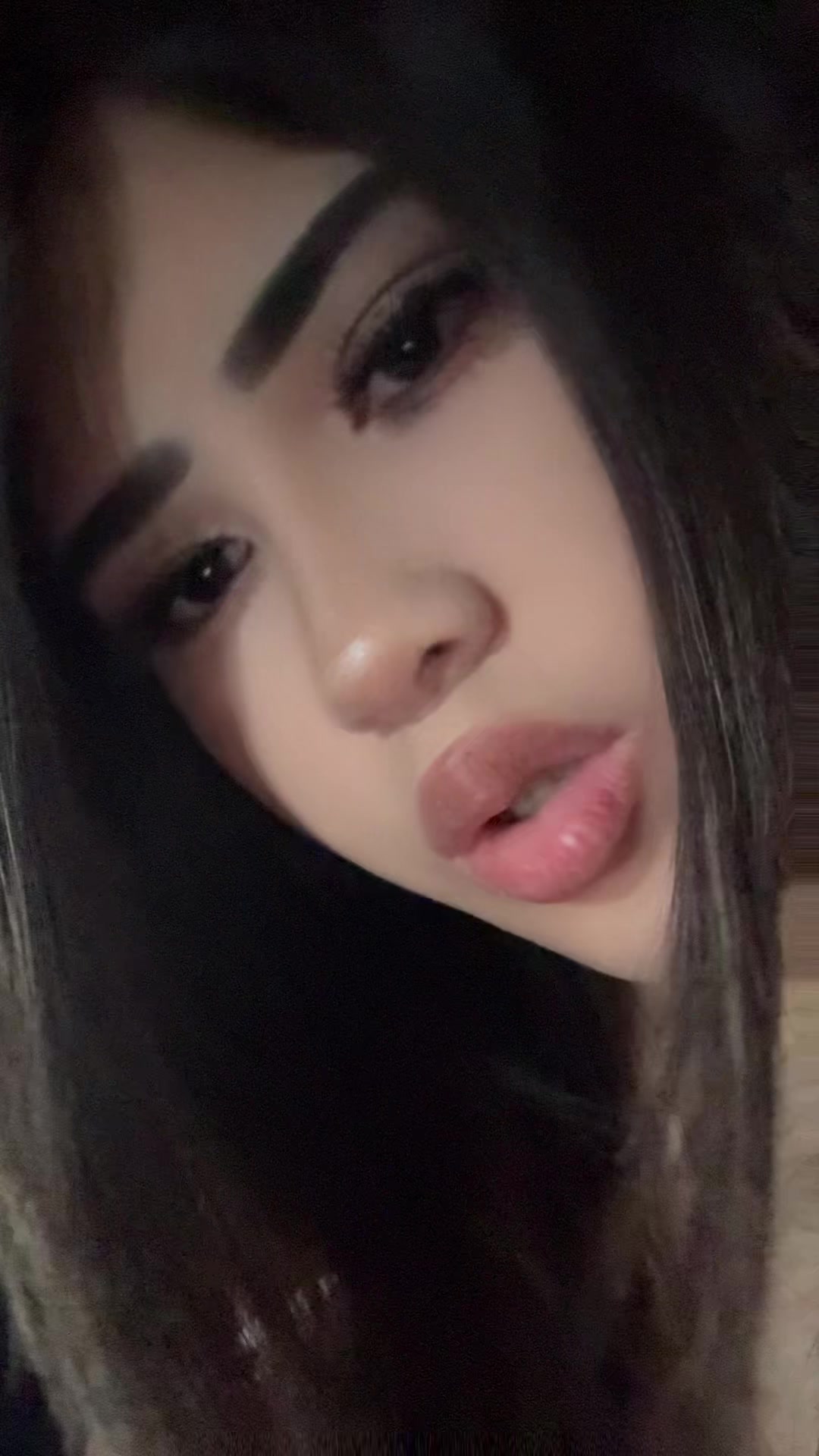 @>,..,<