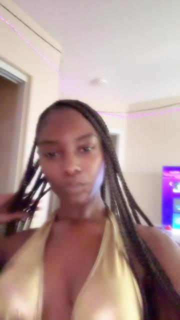 @darkskinhottieeeeeeeeeee