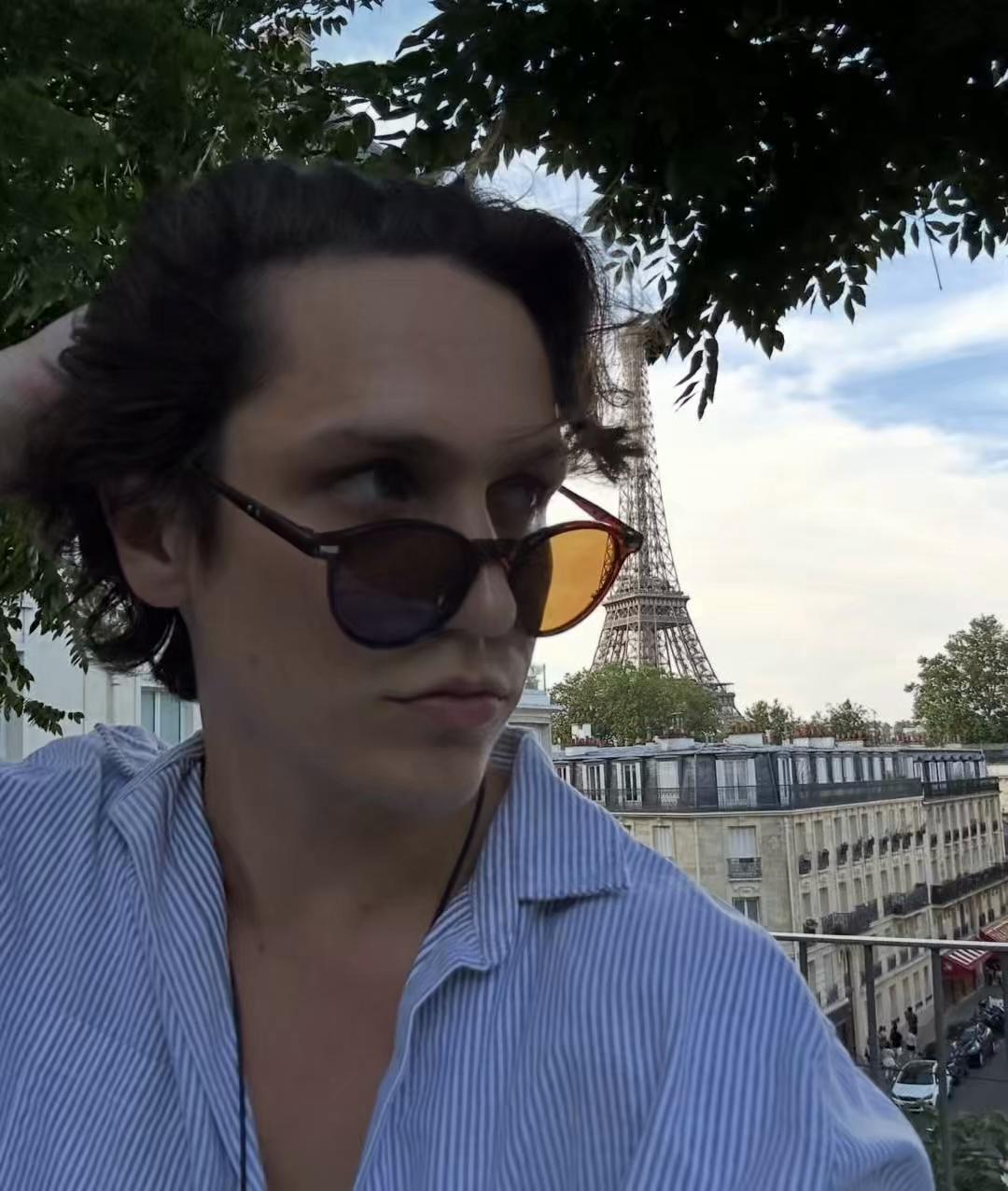 @𝘤𝘩𝘢𝘴𝘦 𝘧𝘰𝘭𝘭𝘰𝘸𝘴<3