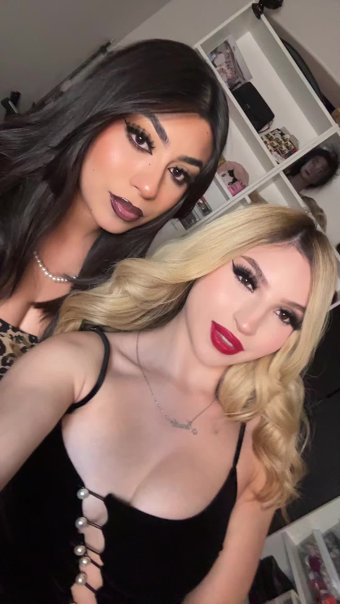 @JanelleyBee