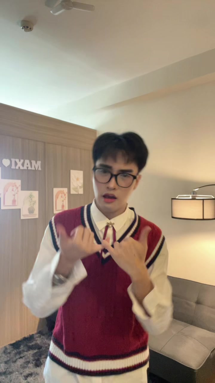 @IAmMaxi