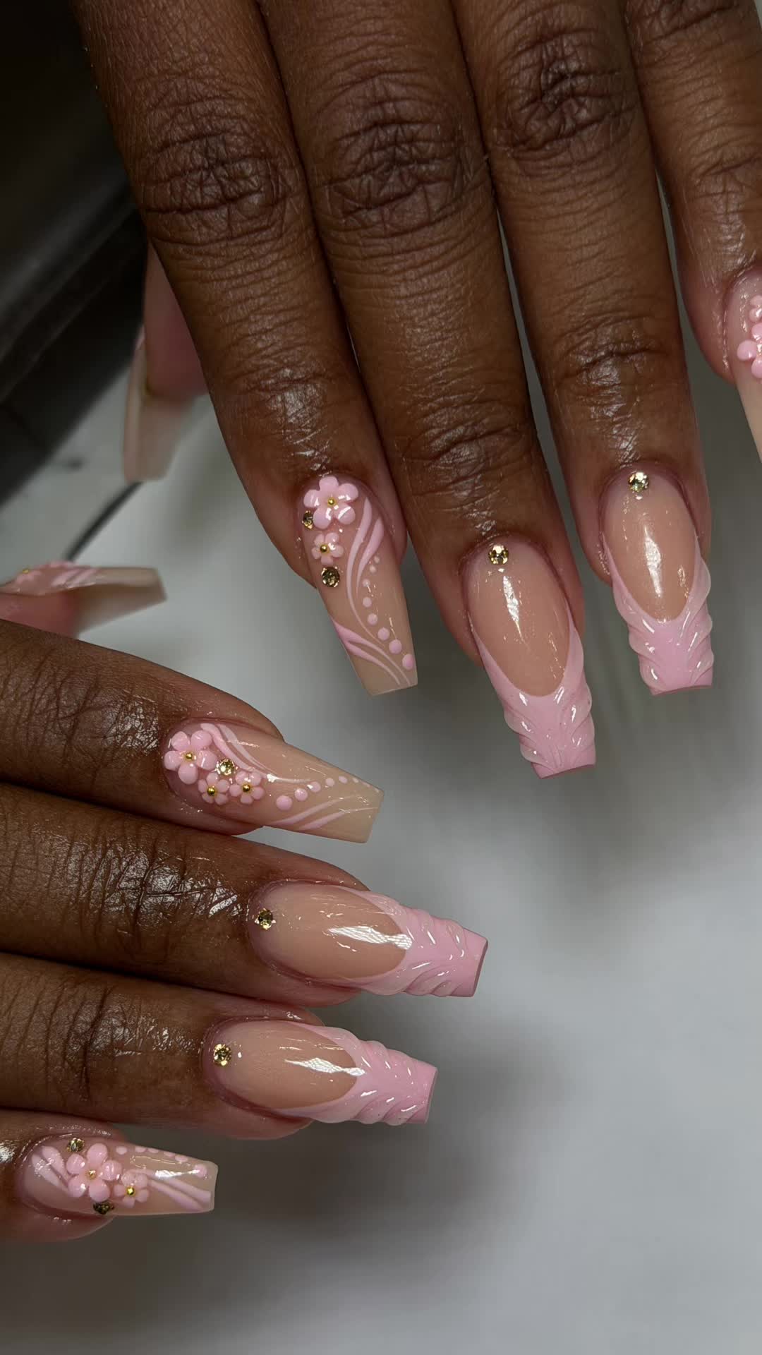 @NailswithTeena