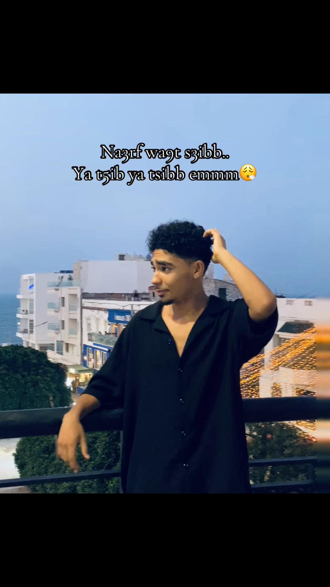 @🎭