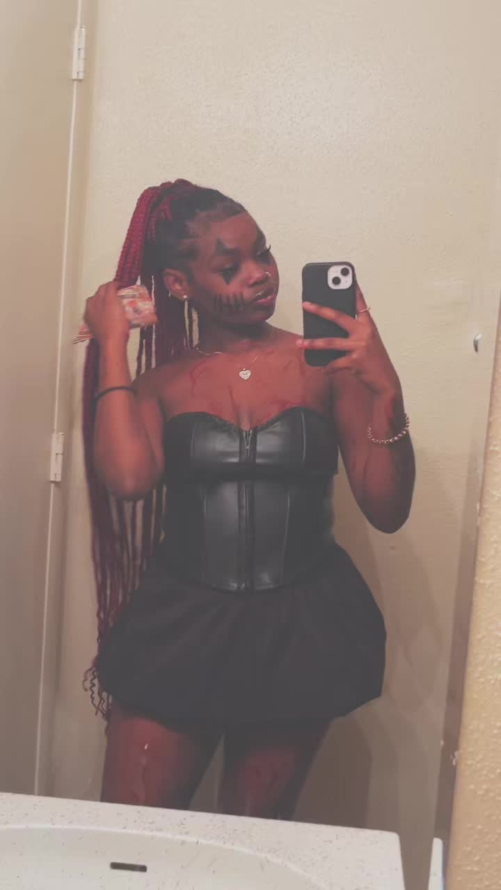 @lowkeydenaa