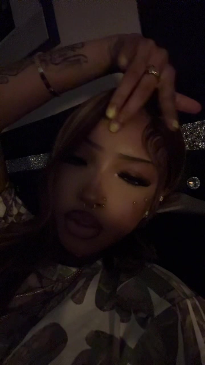 @️