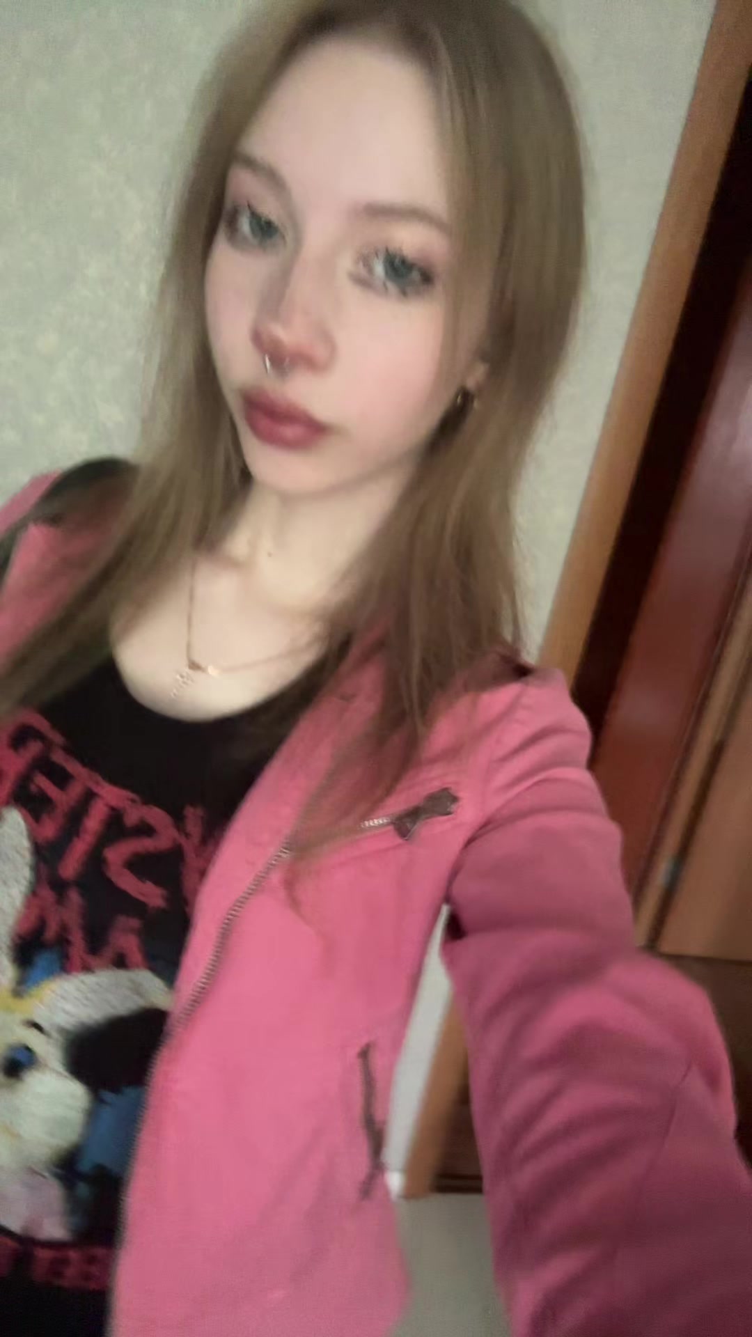 @>_*