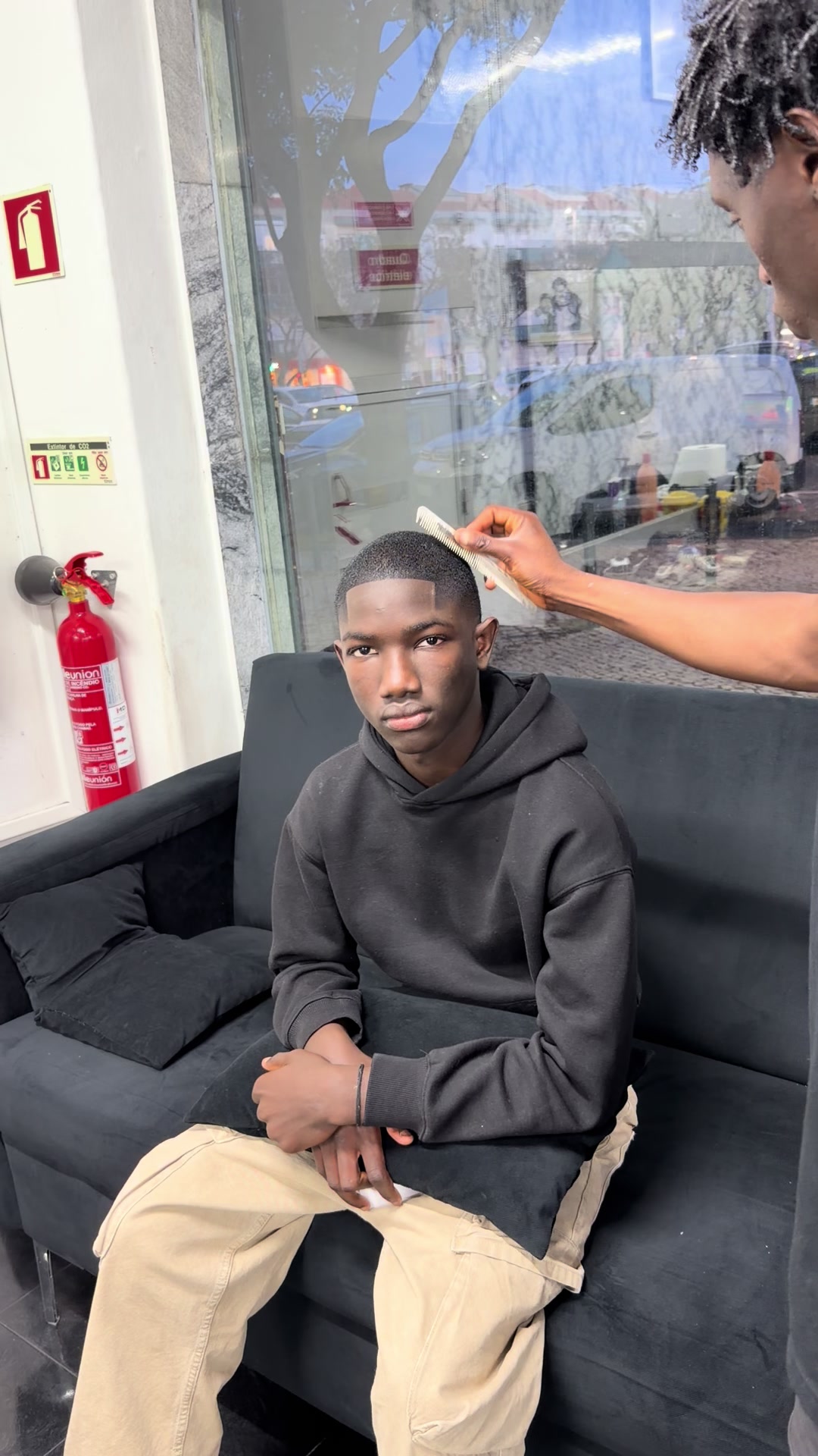 @Youngjeezy __fades Saquis 🇬🇼