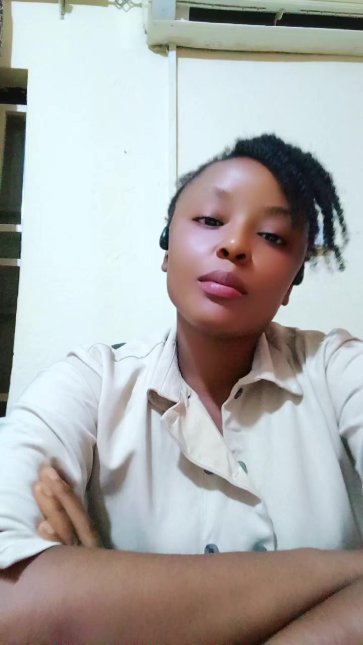 @Queen B_001