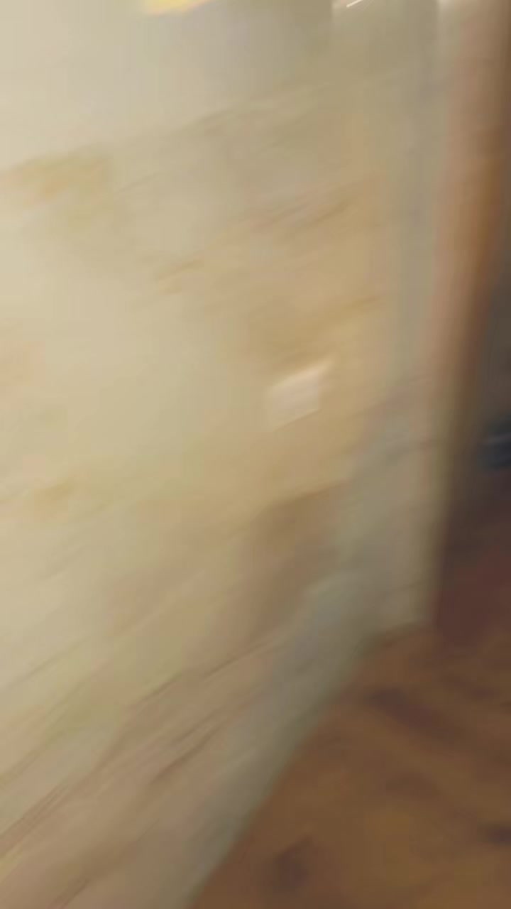 @𝒱