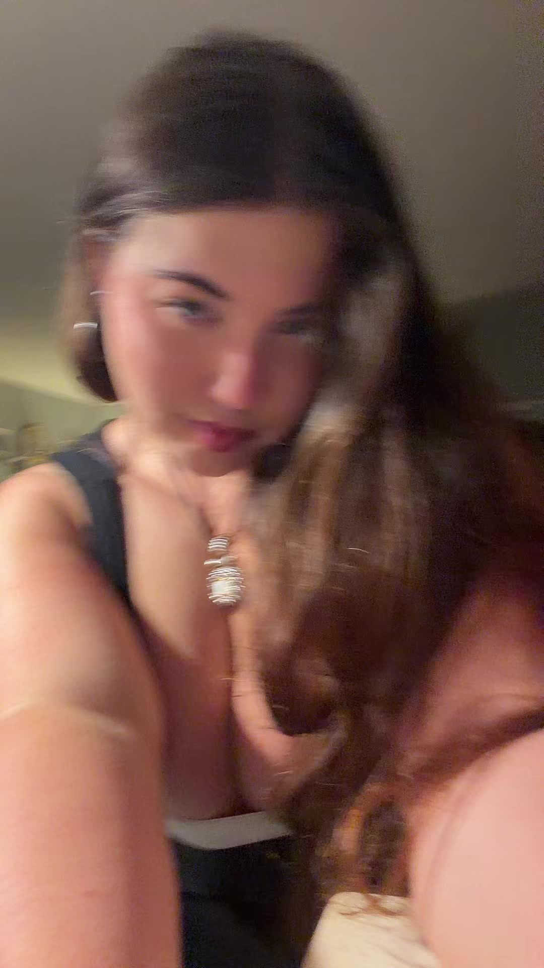 @Mariella