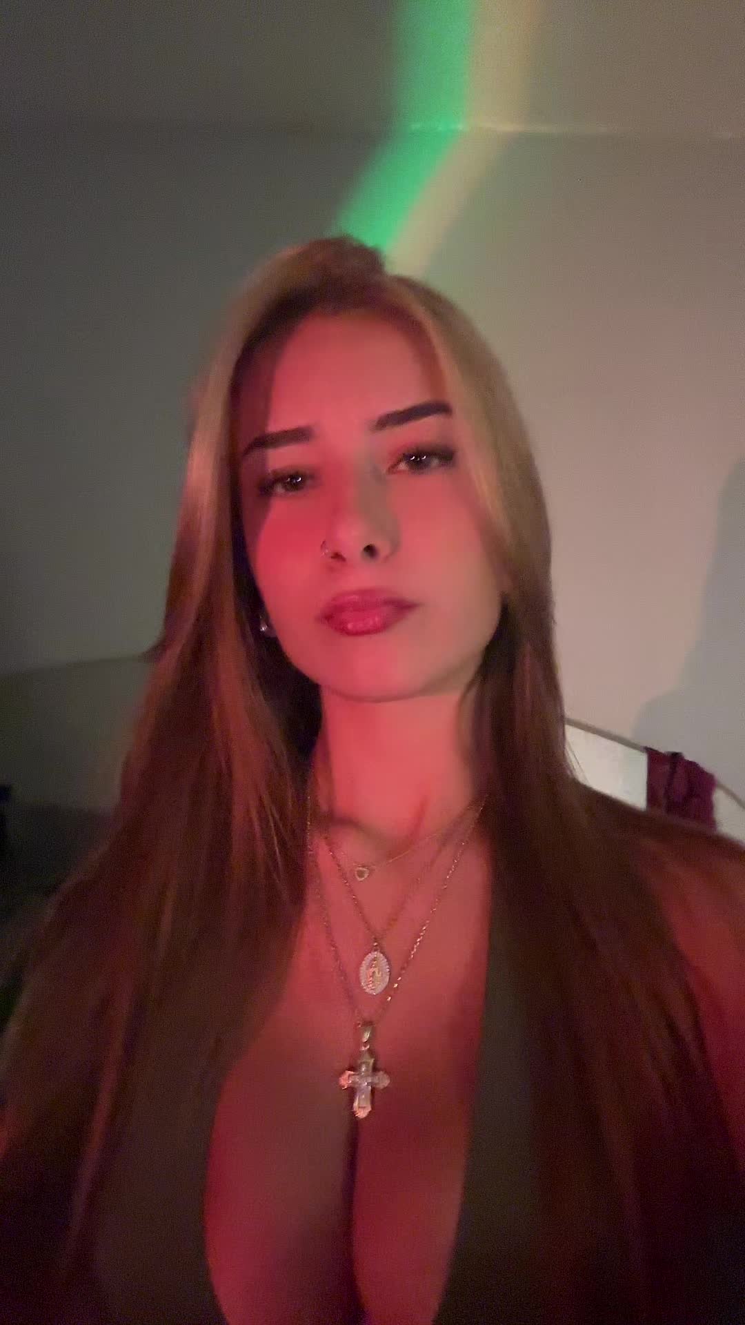 @t 🫦