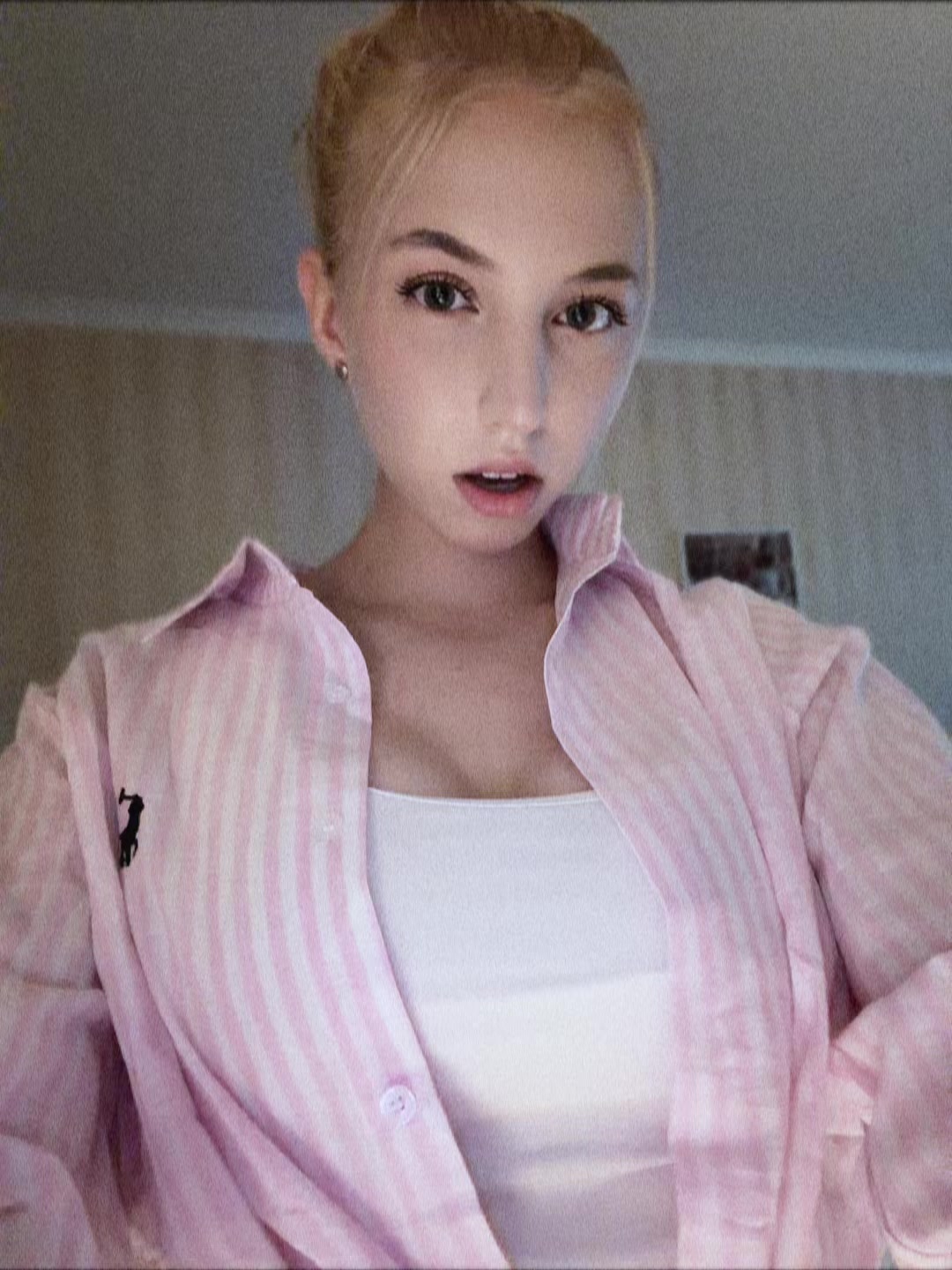 @<3