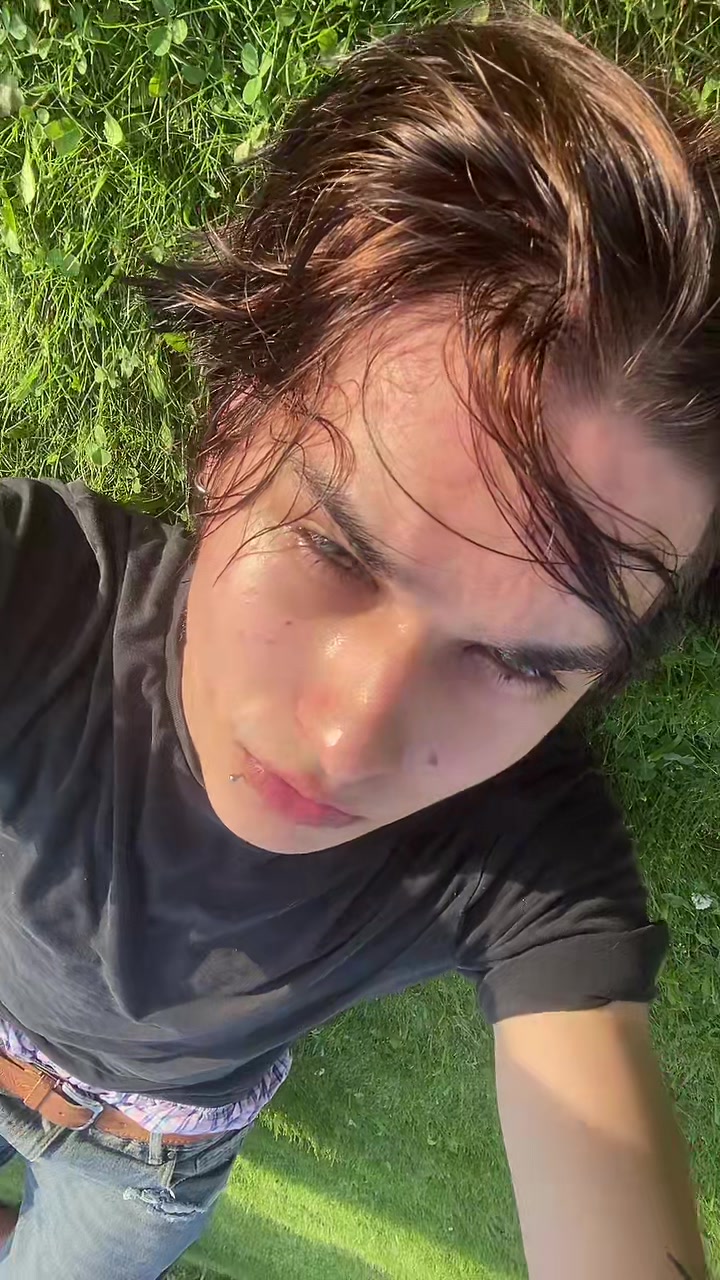 @1shitker