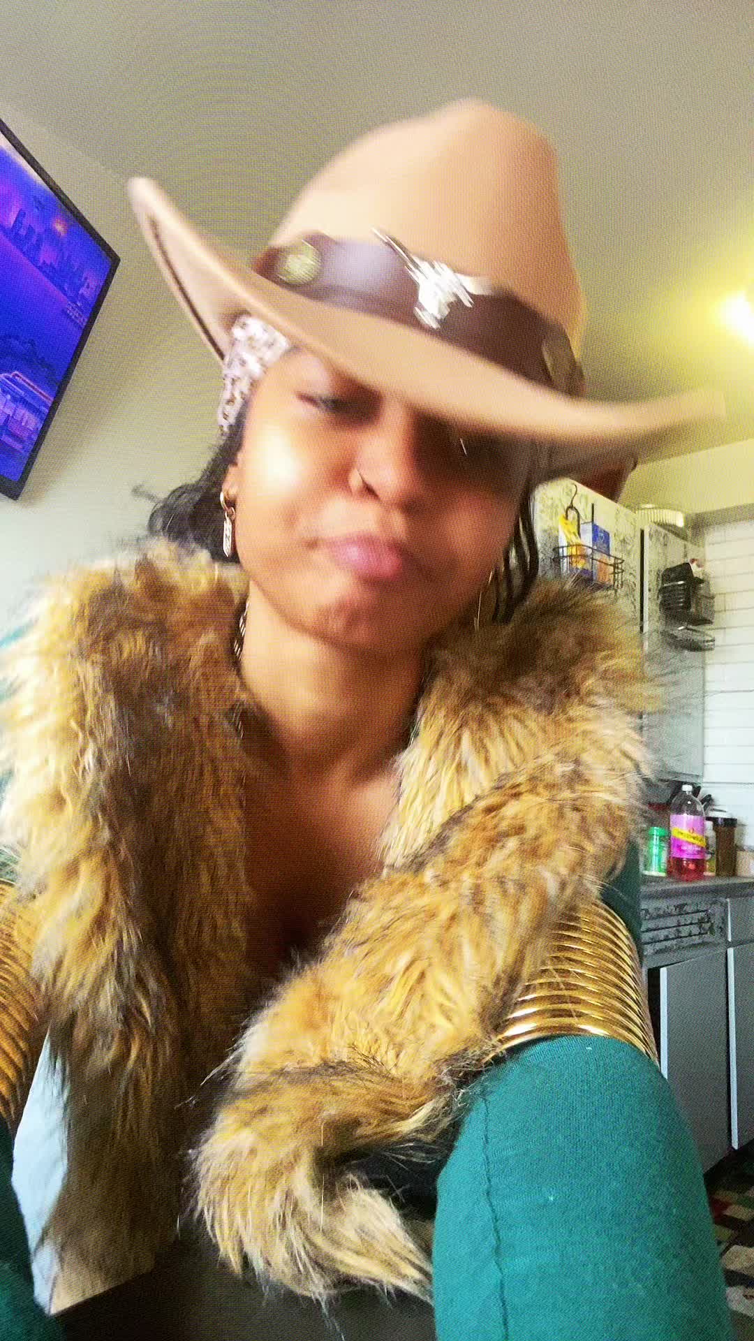 @PRETTY _GIRL_LOCA3🌟🎤