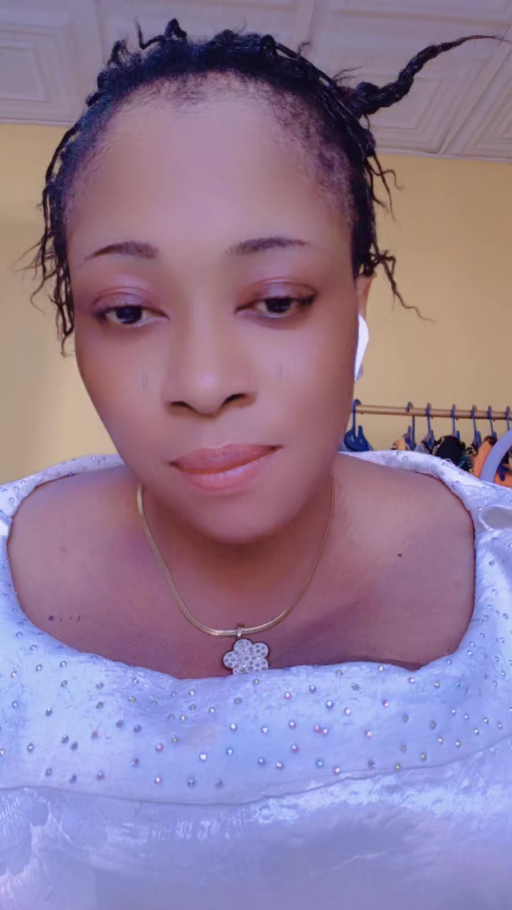 @AYONI ADE STITCHES 🧵🪡✂️