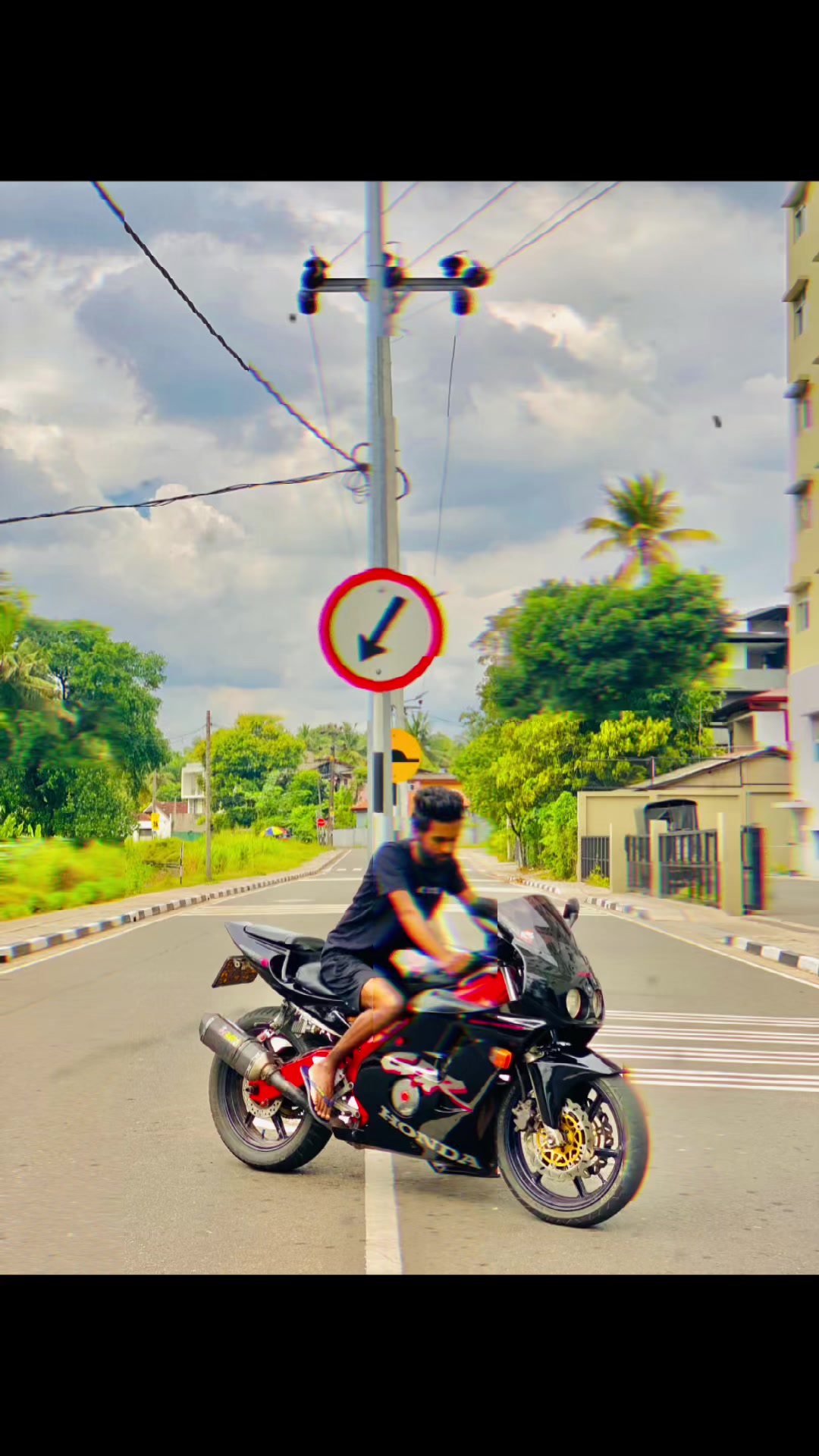 @Mr Yash ⚡️☘️ 🐼