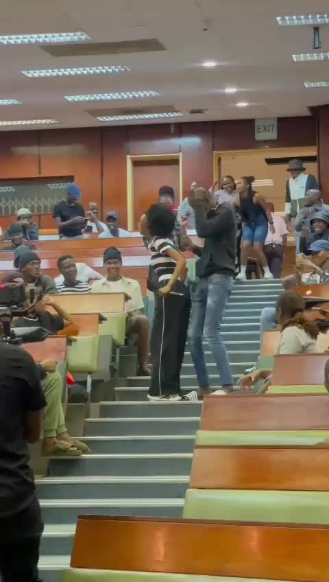 @Anele_Lushaba
