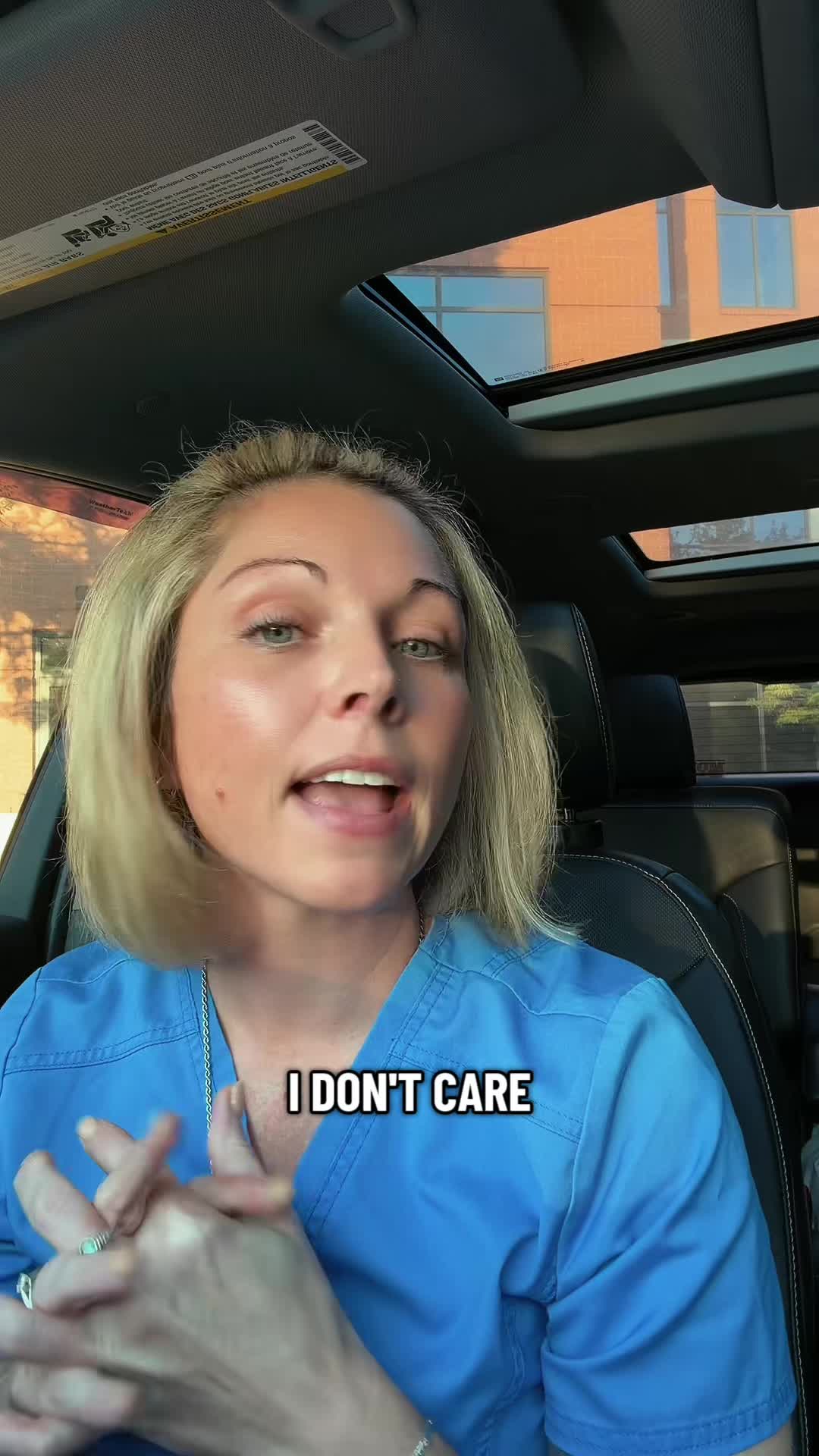 @momica_mama