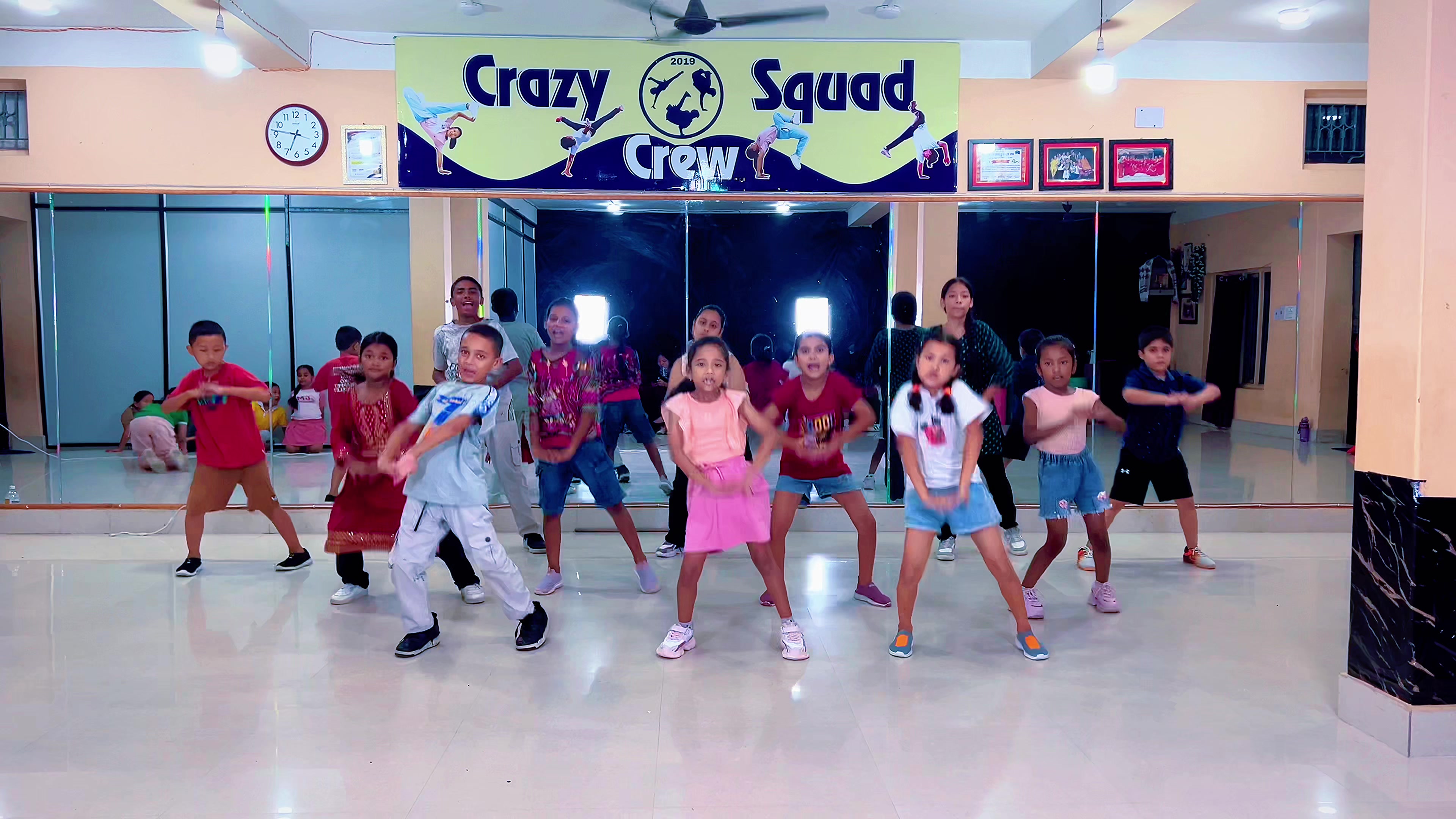 @Crazy Squad Crew