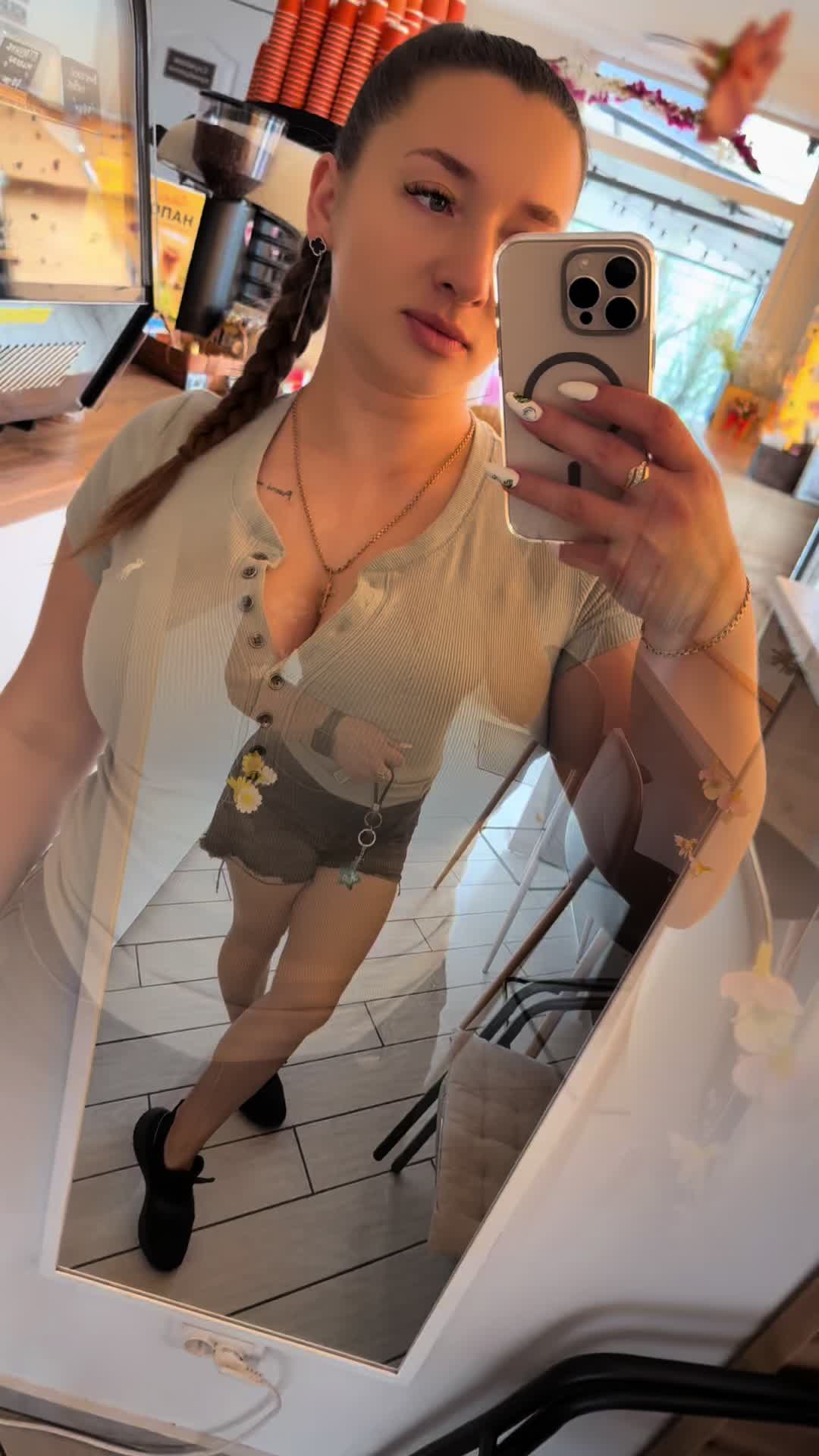@Анжела😉