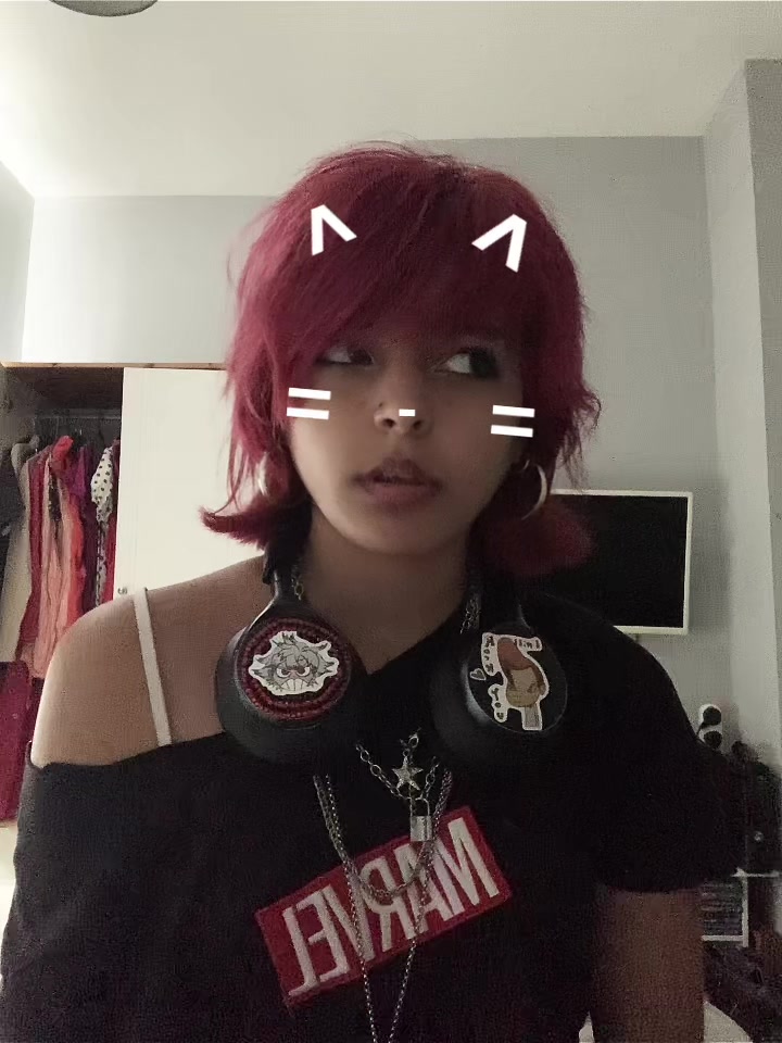 @😼