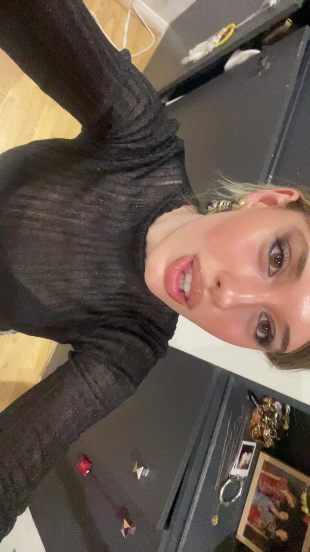 @Gi