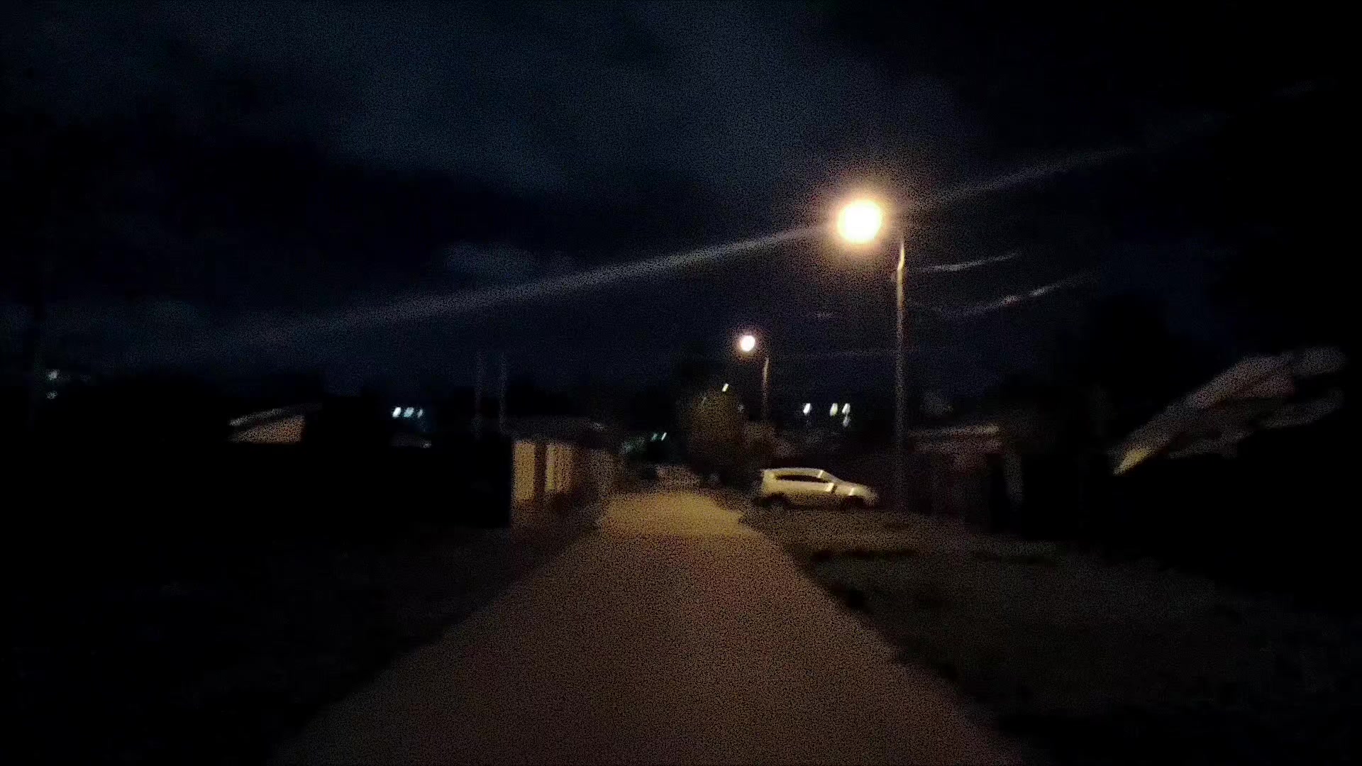 @￴