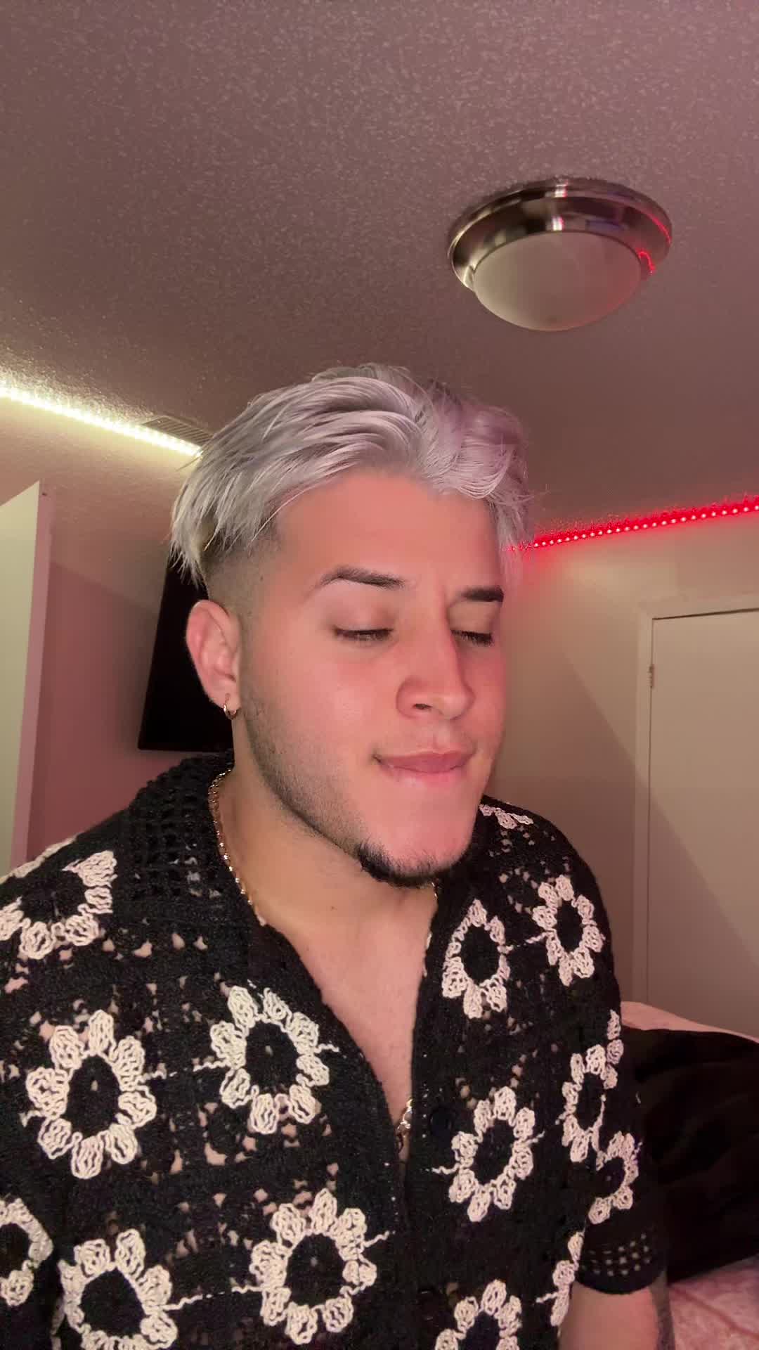 @maikelllanes1 🇨🇺