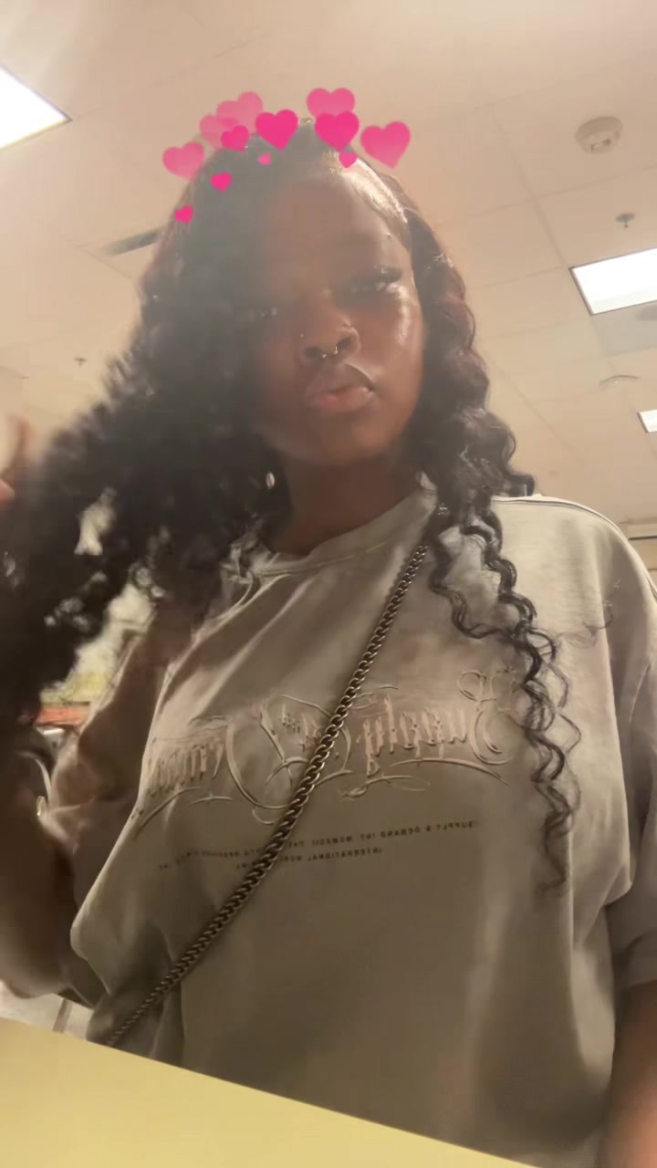 @itsninimariee