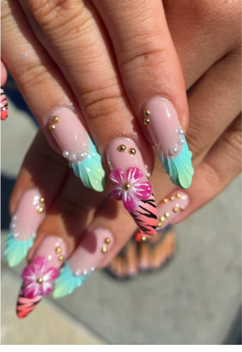 @blue sky nails del mar